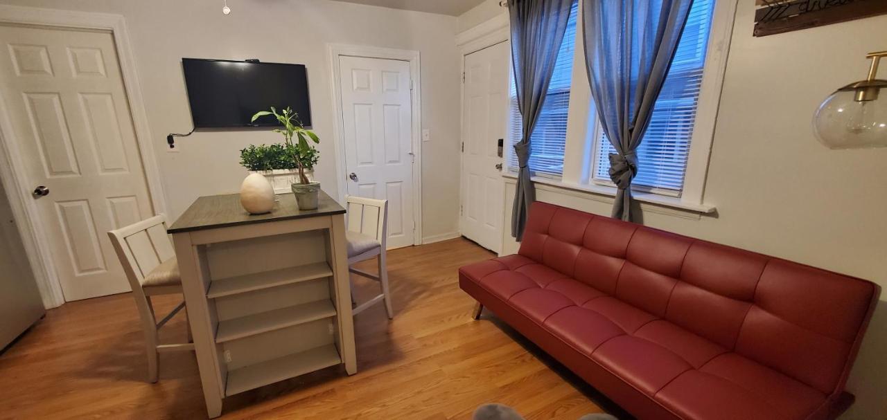 Cozy 1 Bedroom, 1 Min From Irving Park Blue Line, Free Parking Chicago Luaran gambar