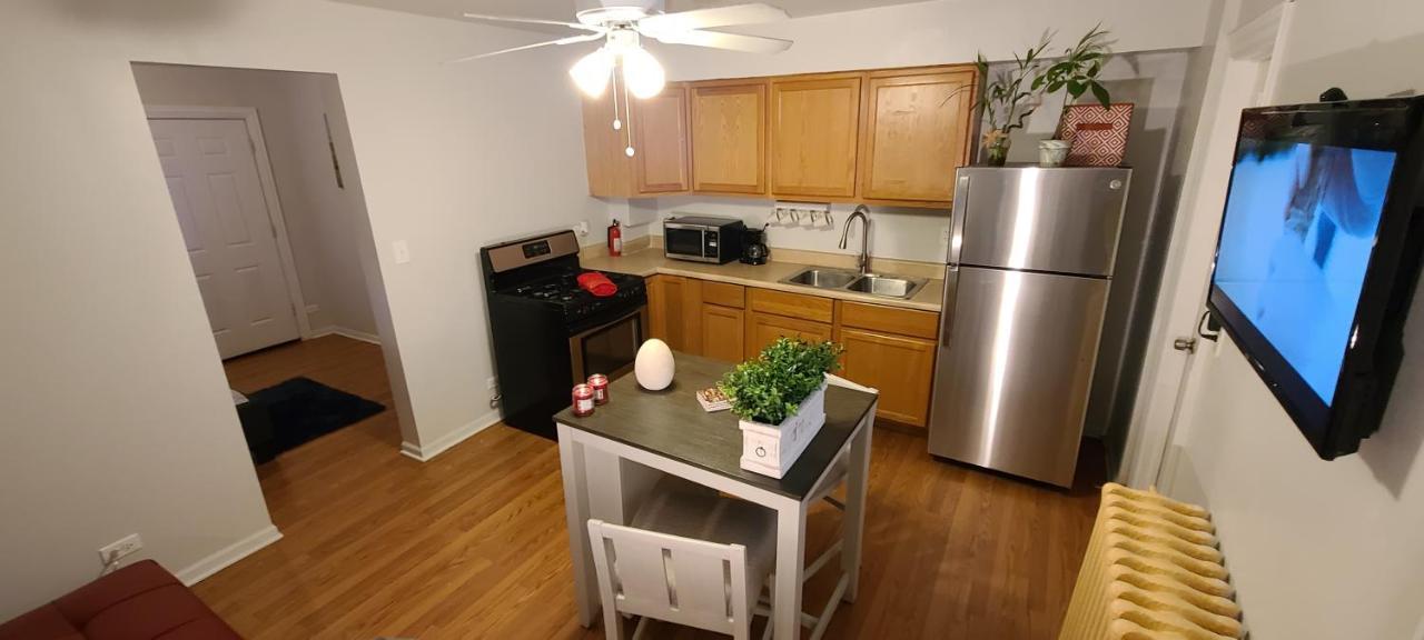 Cozy 1 Bedroom, 1 Min From Irving Park Blue Line, Free Parking Chicago Luaran gambar